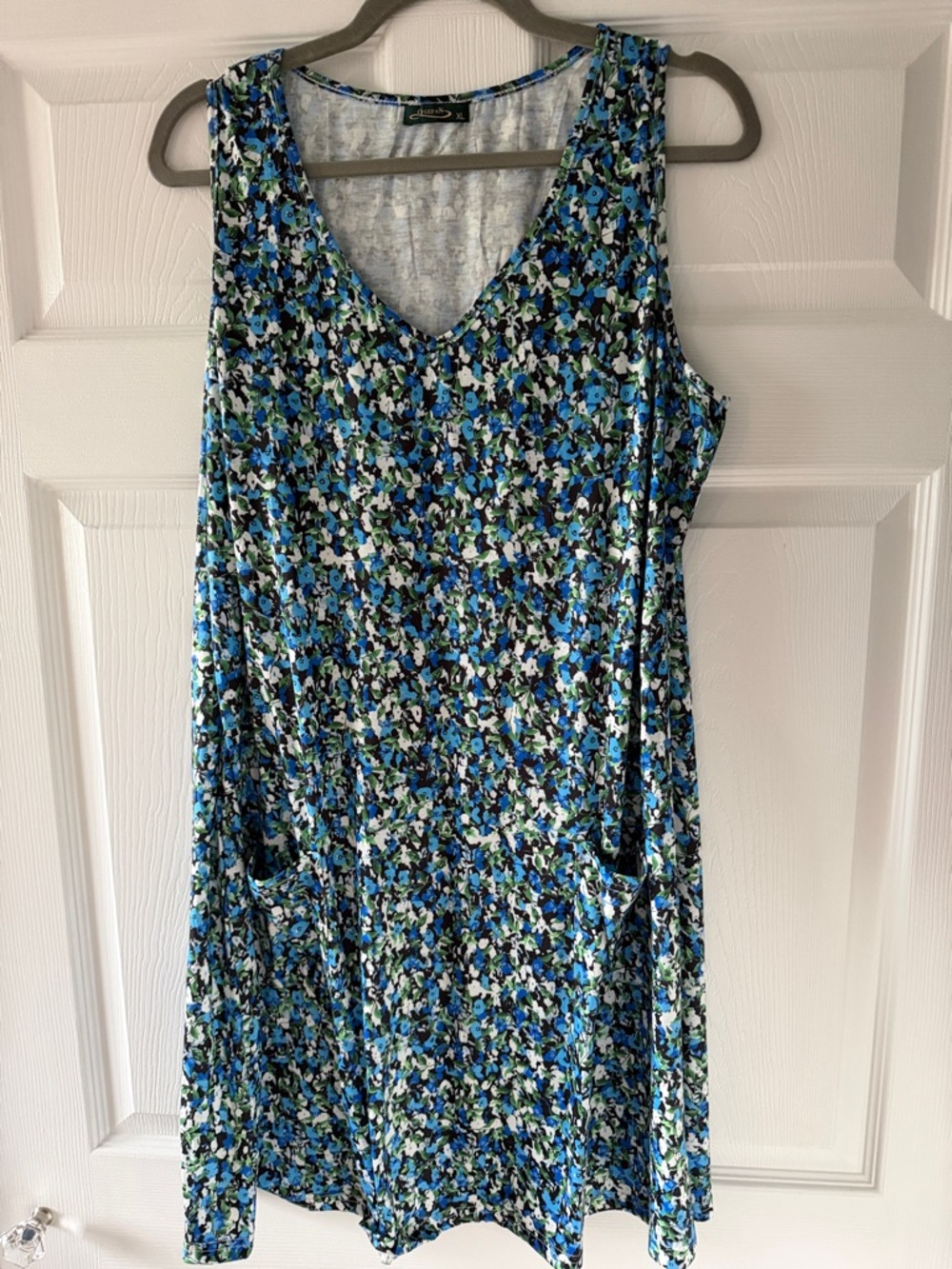 Sleeveless Blue Floral V-Neck Dress